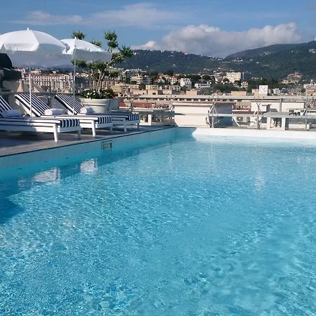 Boscolo Nice Hotel & Spa Exterior foto Rooftop pool at the Hotel Carlton Cannes