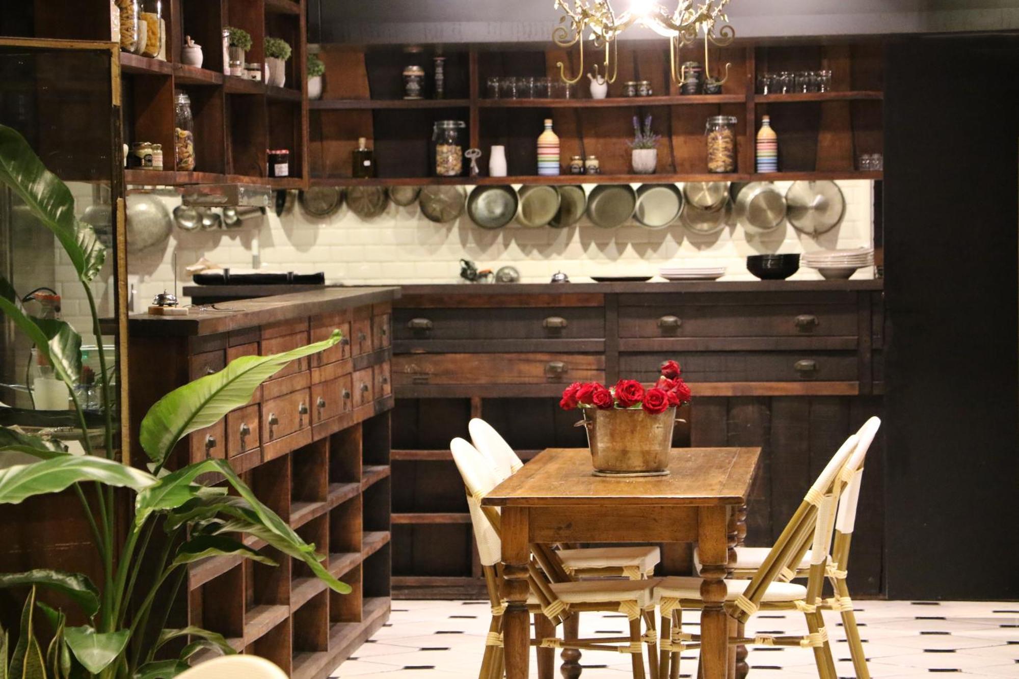 Boscolo Nice Hotel & Spa Exterior foto A traditional open kitchen in a restaurant