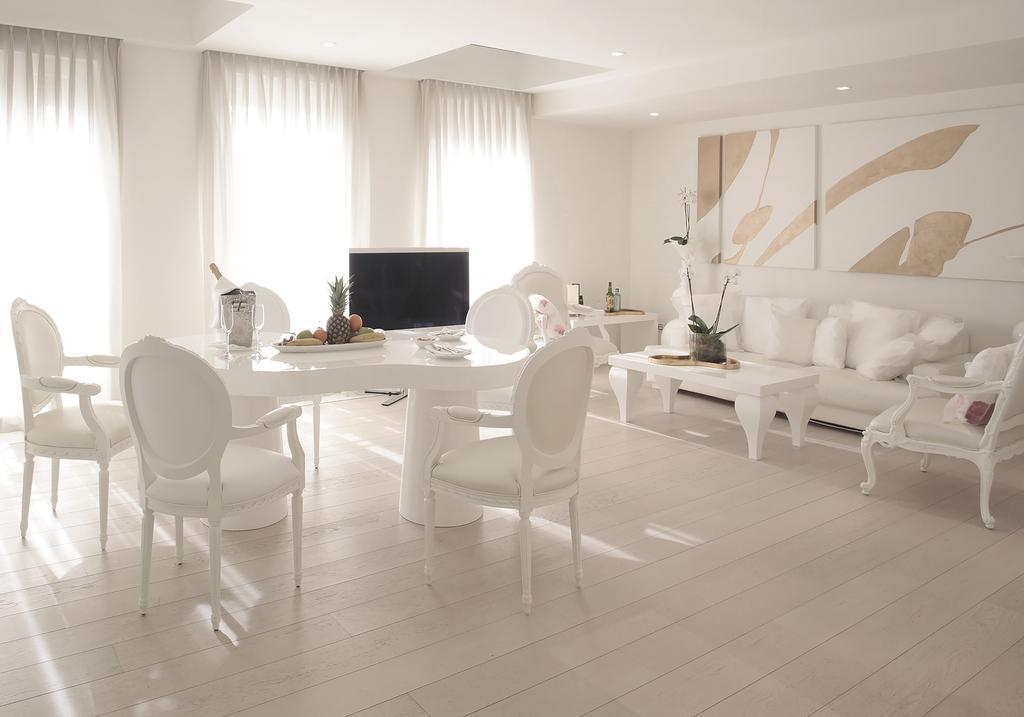 Boscolo Nice Hotel & Spa Exterior foto A white themed living room